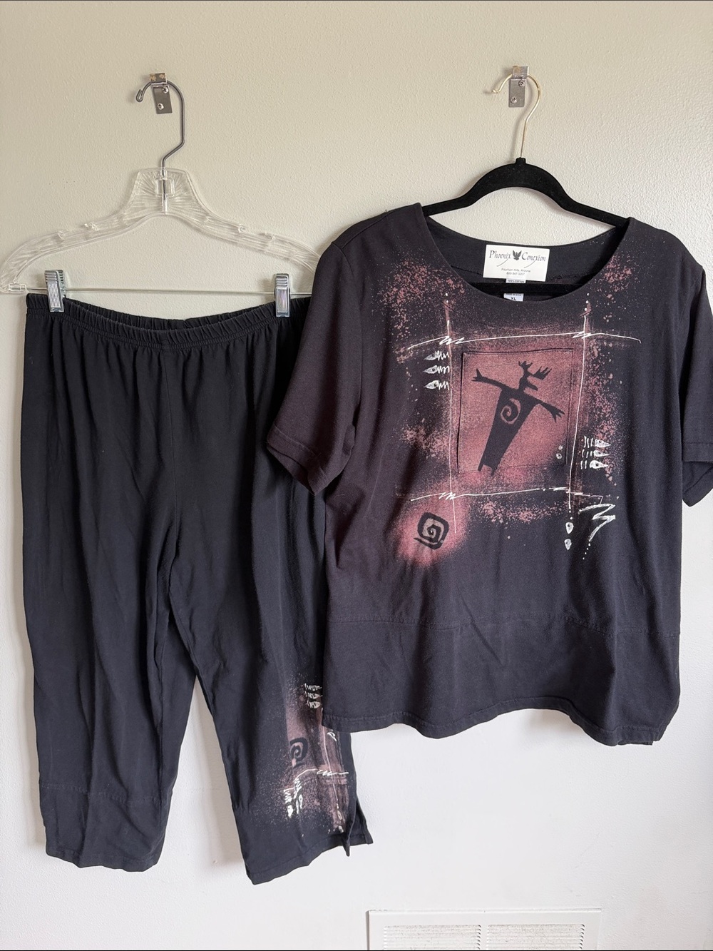 Unique Vintage 2 Piece Phoenix Conexion Tee Shirt and Capri Set Size XL